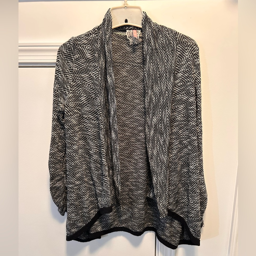 Mauve‎ Black & White Cardigan Variegated Knit Sweater L